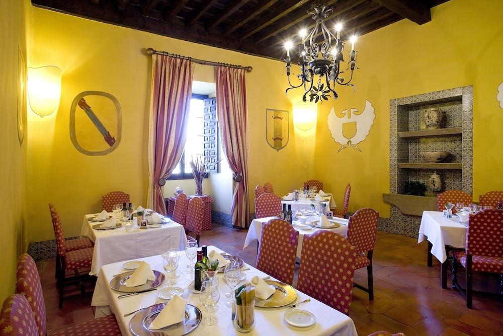 Parador De Jarandilla De La Vera Exterior foto