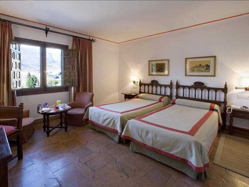 Parador De Jarandilla De La Vera Exterior foto