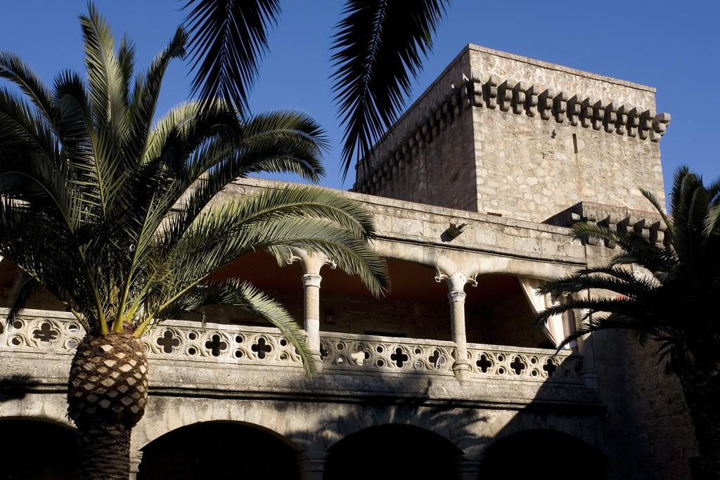 Parador De Jarandilla De La Vera Exterior foto