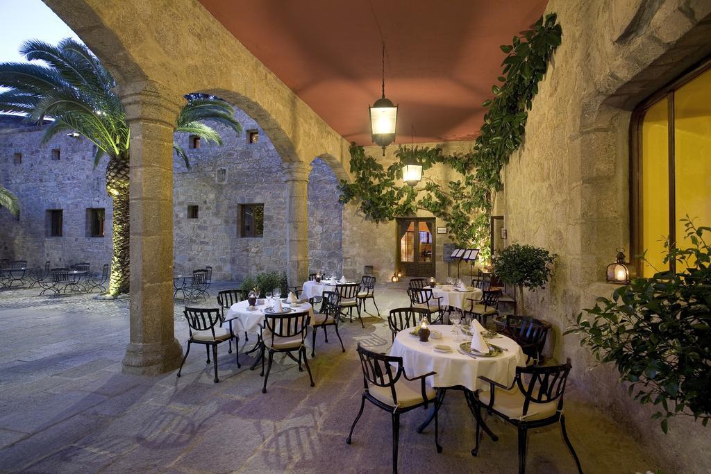 Parador De Jarandilla De La Vera Exterior foto
