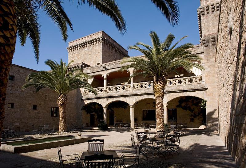 Parador De Jarandilla De La Vera Exterior foto