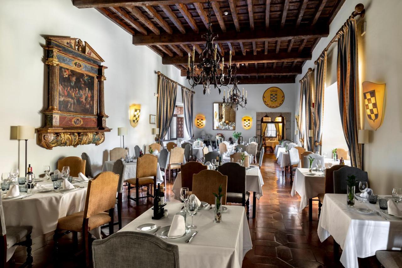 Parador De Jarandilla De La Vera Exterior foto
